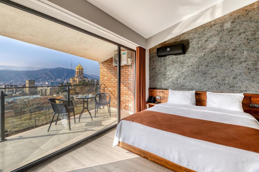 Ivy Hotel 4*