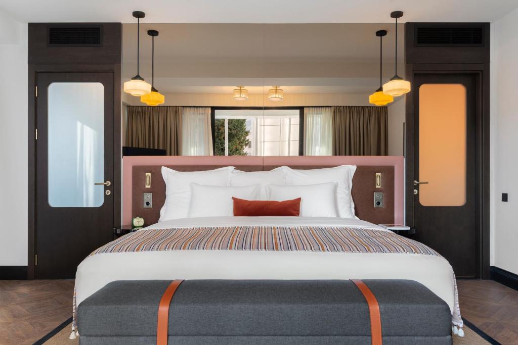 Artizan Design Hotel 5*
